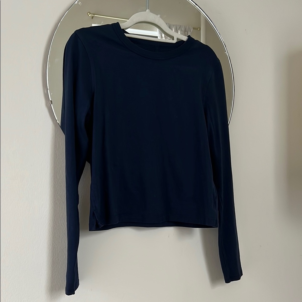 Lululemon Navy Blue Size 4 Long Sleeve Shirt